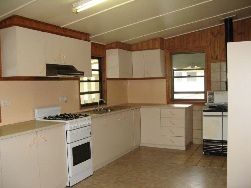 28 Albert Street, CROWS NEST QLD 4355, Crows Nest - Thumbnail 5