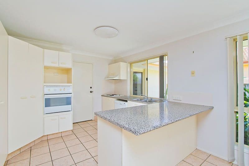 4 Glastonbury Drive, MUDGEERABA QLD 4213, Mudgeeraba - Thumbnail 4