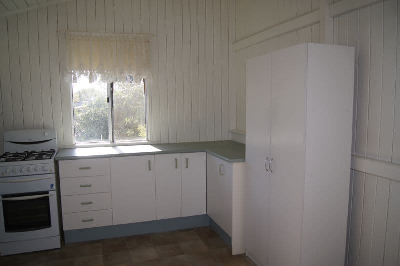 207 Parry Street, Charleville QLD 4470, Charleville - Thumbnail 2