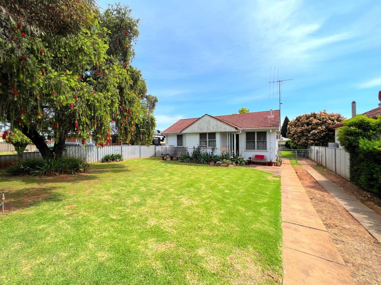 44 Medlyn Street, Parkes NSW 2870, Parkes - Thumbnail 2