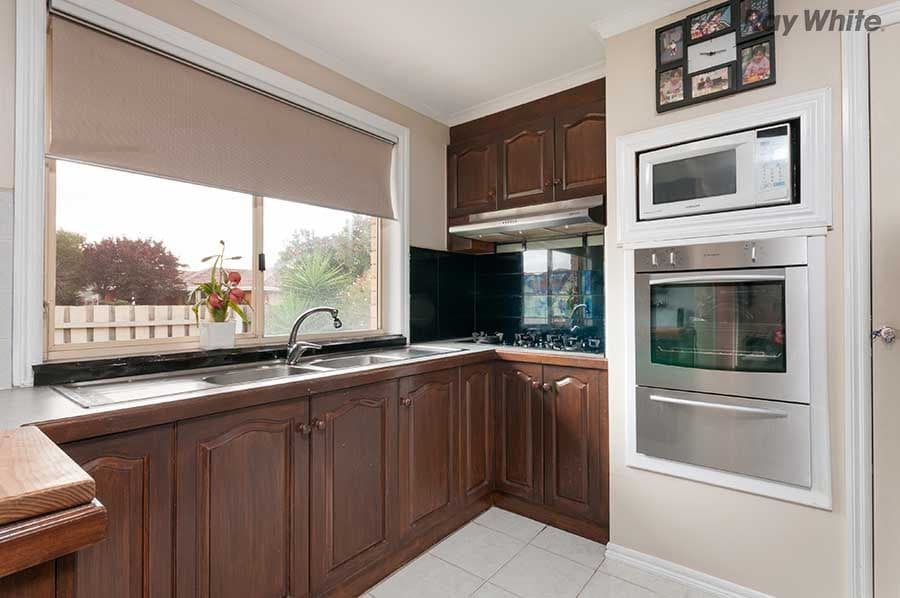 2 Chelmsford Crescent, St Albans VIC 3021, St Albans - Thumbnail 2