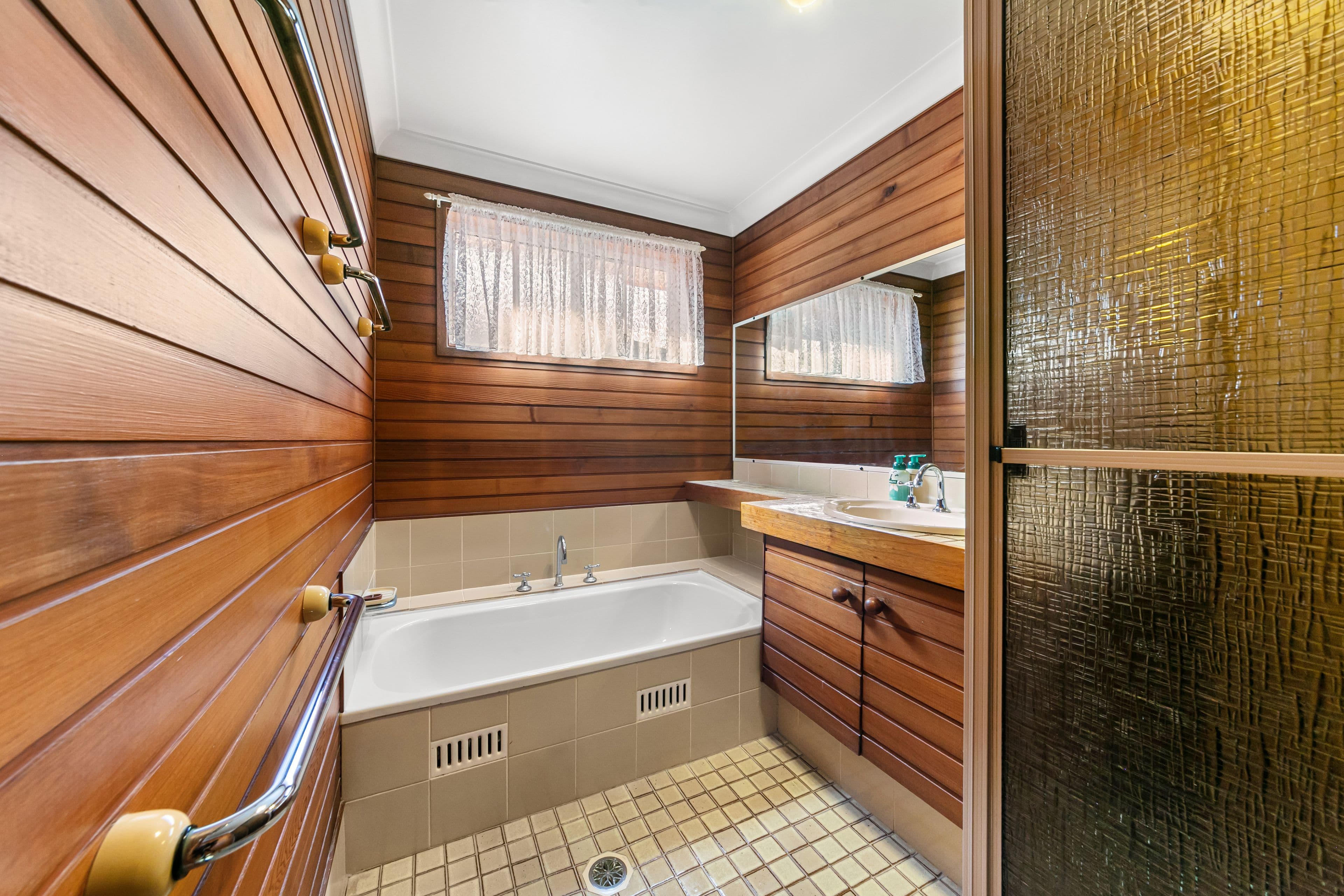 24 Avonlea Avenue, Gorokan NSW 2263, Gorokan - Thumbnail 8