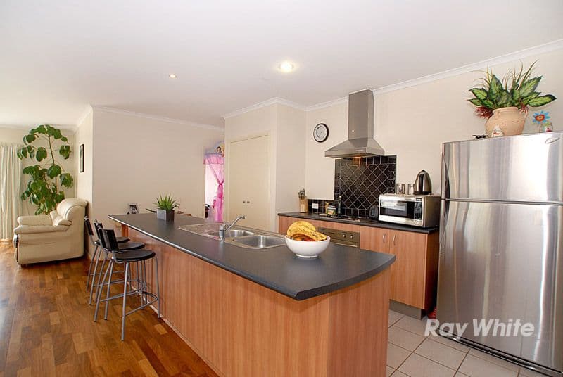 54 Allardice Parade, BERWICK VIC 3806, Berwick - Thumbnail 2