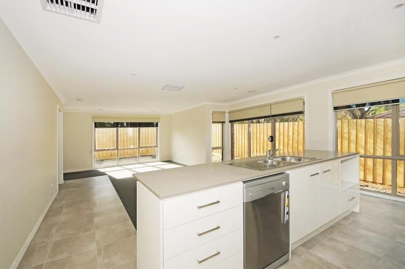 14B Gulwa Avenue, Frankston VIC 3199, Frankston - Thumbnail 2