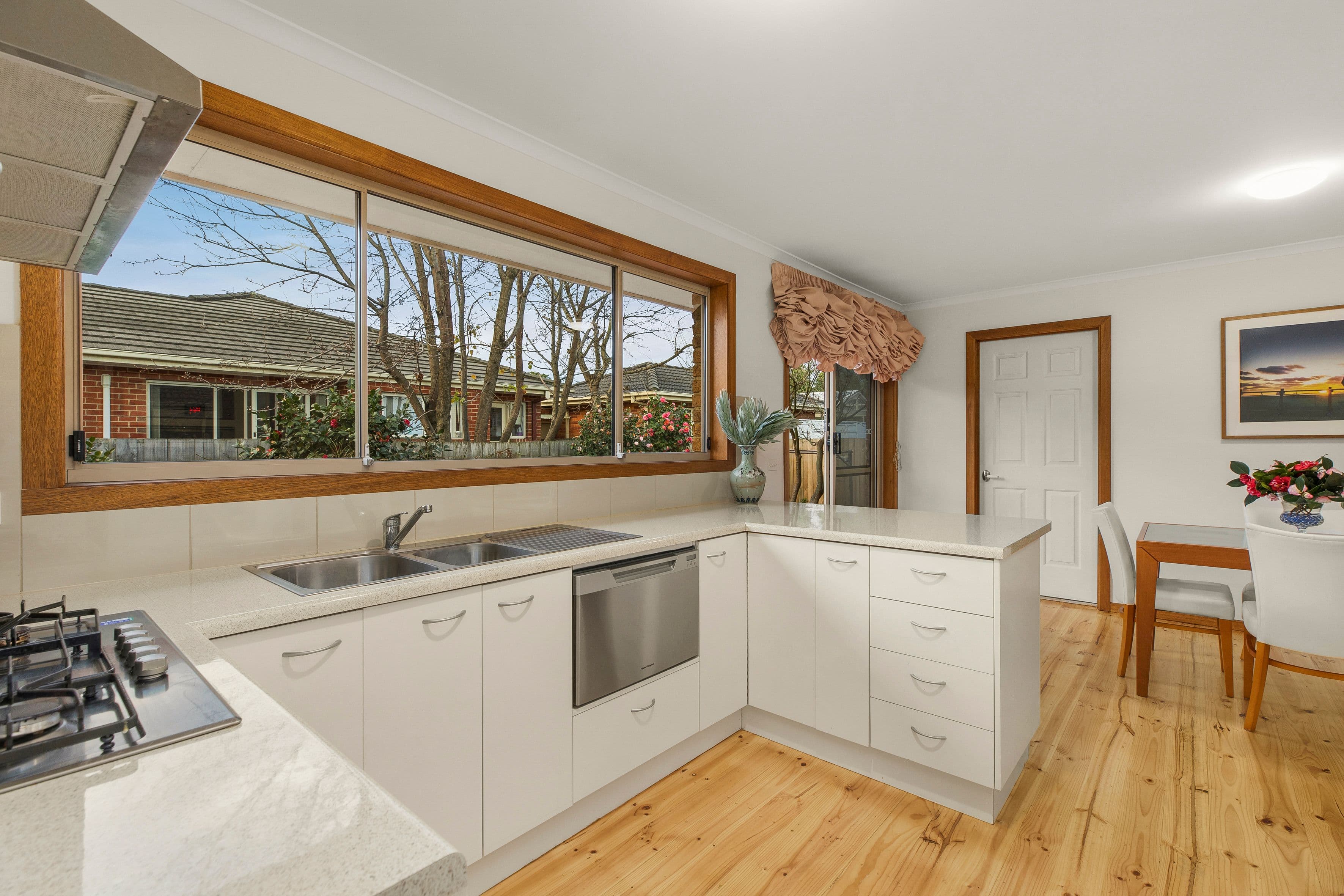 19 Kurrajong Avenue, Glen Waverley VIC 3150, Glen Waverley - Thumbnail 2