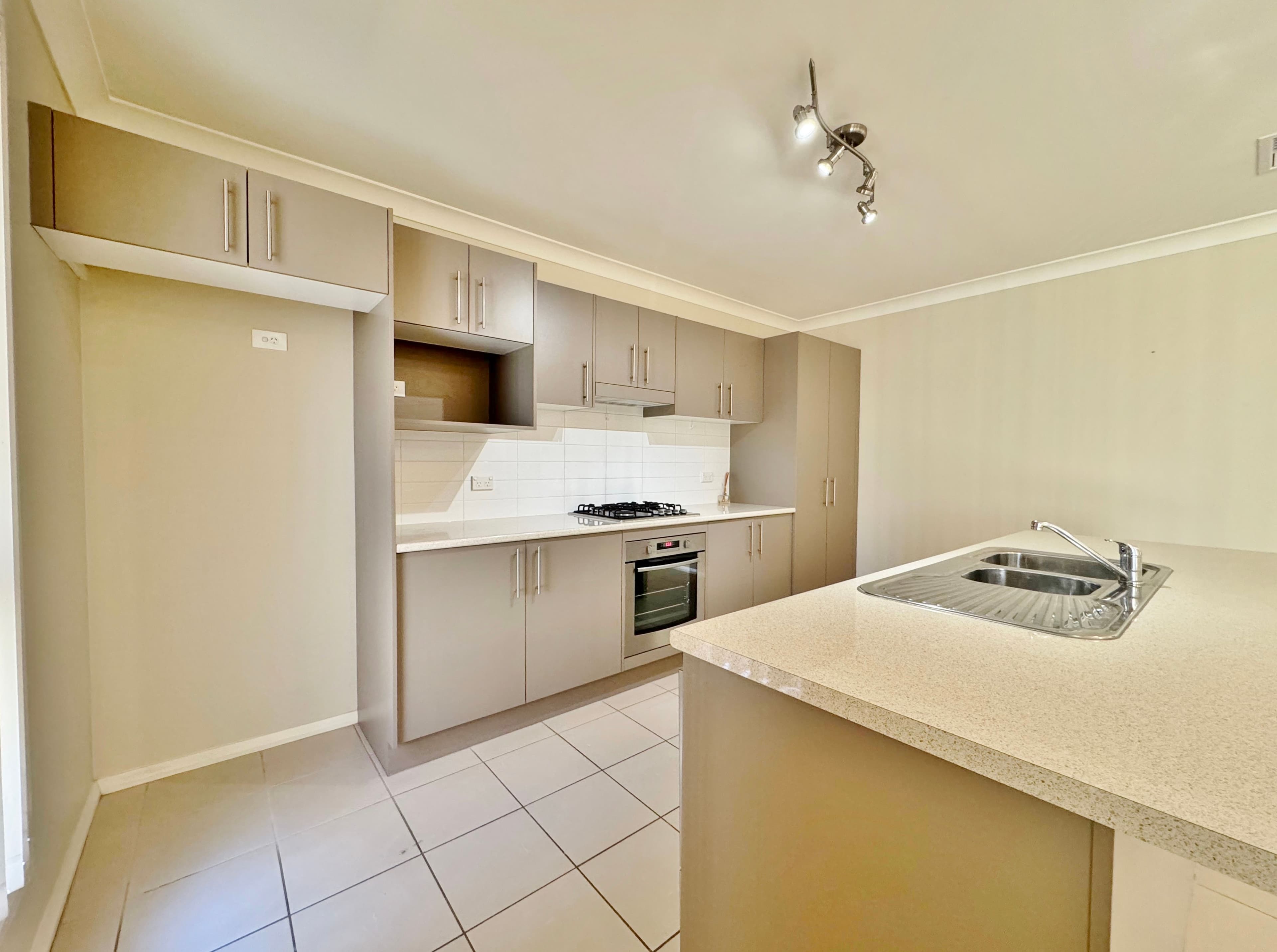 7B Mayoh Place, Young NSW 2594, Young - Thumbnail 5