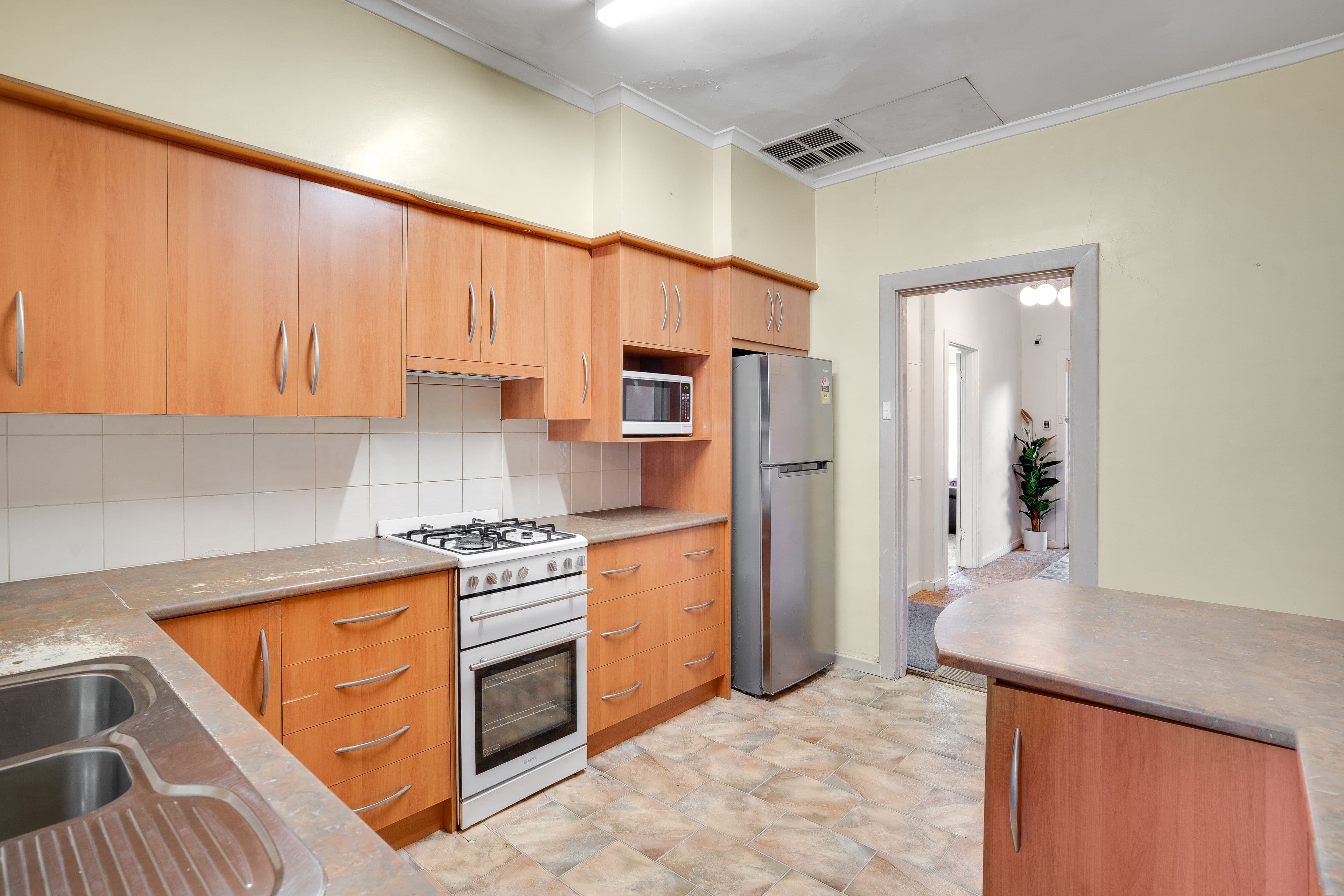 32 Sixth Avenue, Ascot Park SA 5043, Ascot Park - Thumbnail 4