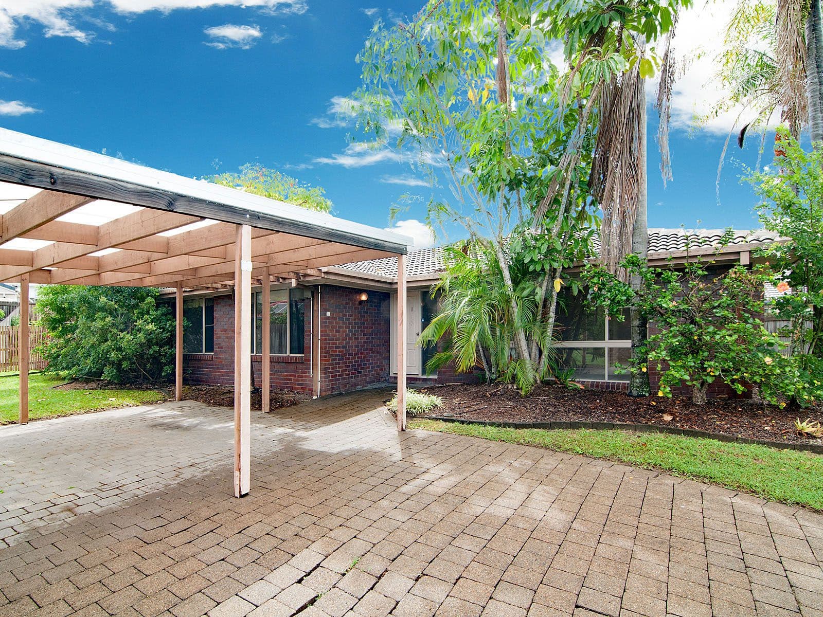 26 Avondale Road, Sinnamon Park QLD 4073, Sinnamon Park - Image 1