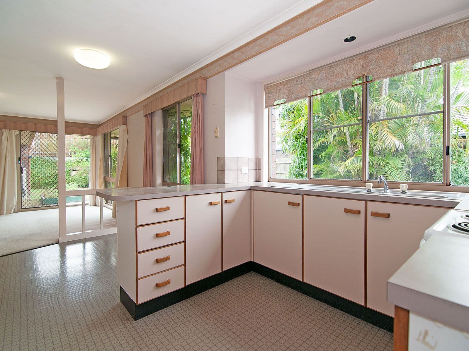 26 Avondale Road, Sinnamon Park QLD 4073, Sinnamon Park - Thumbnail 8