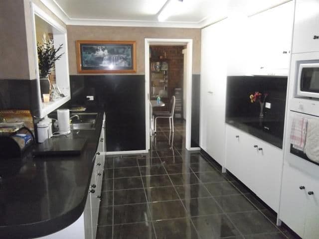 5 Comerford Street, COWRA NSW 2794, Cowra - Thumbnail 2