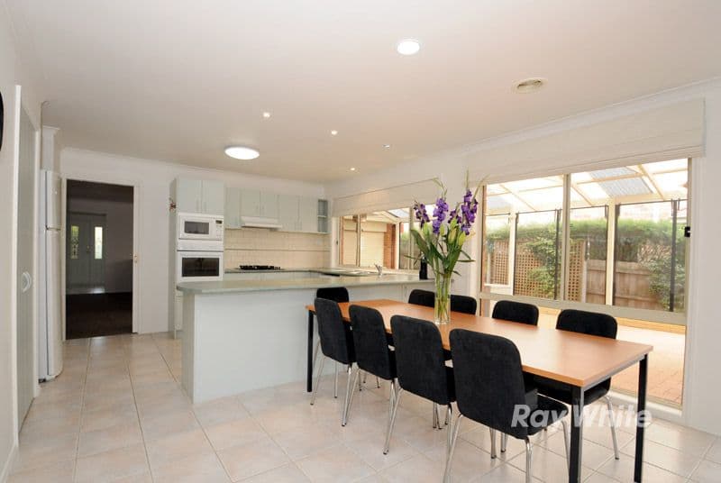 11 Dani Court, ROWVILLE VIC 3178, Rowville - Thumbnail 2