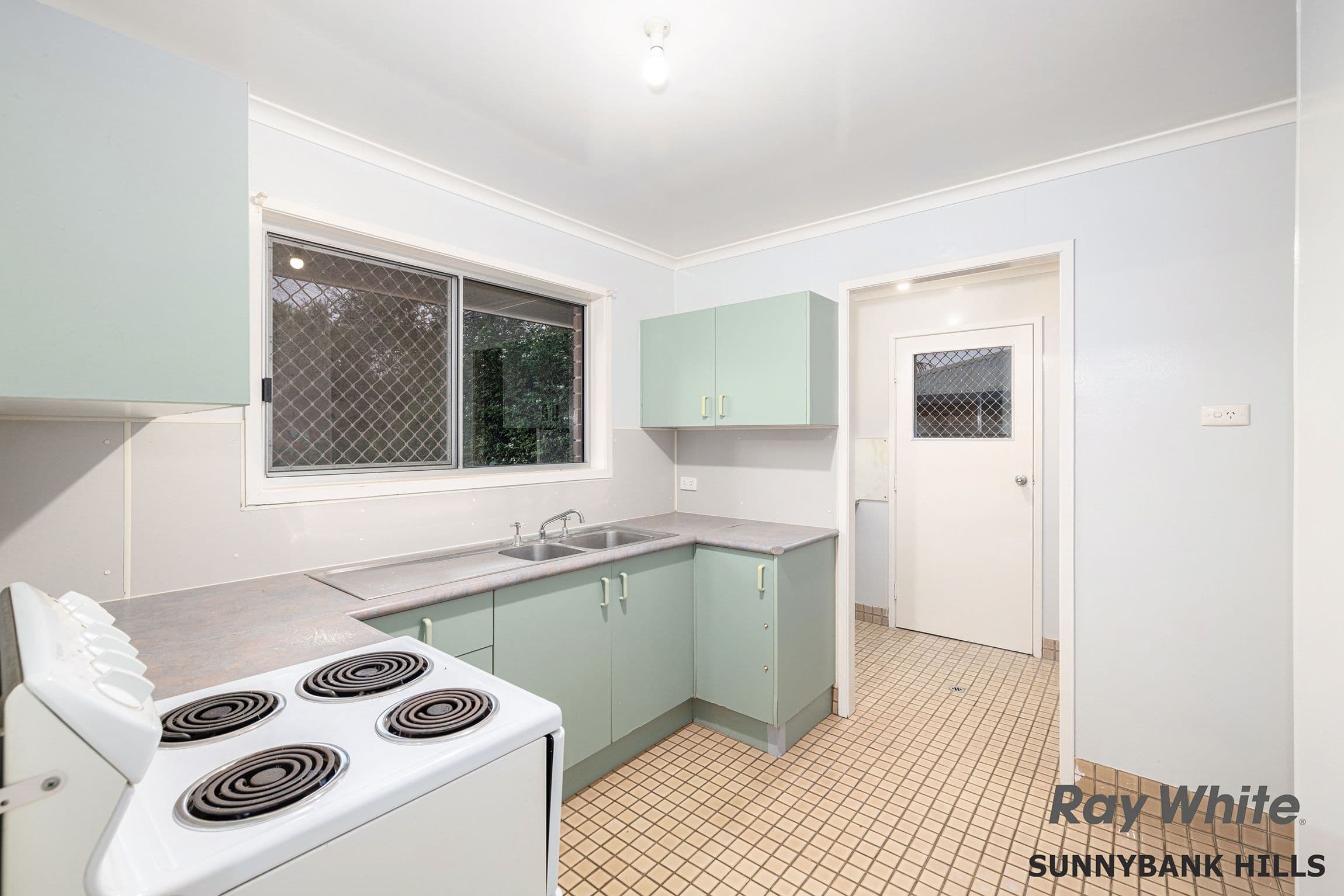 10 Neale Court, Browns Plains QLD 4118, Browns Plains - Thumbnail 4