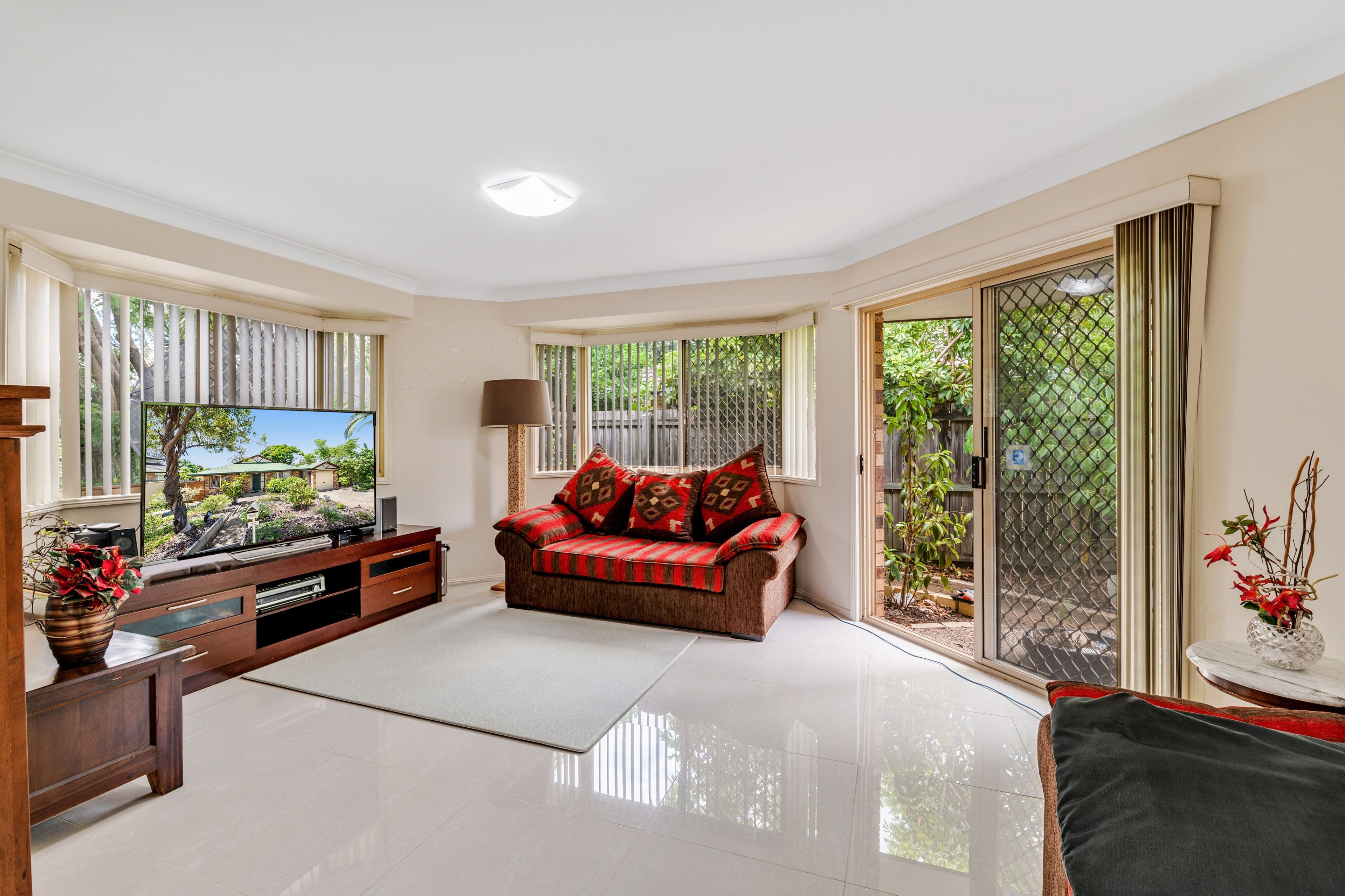 10 Ornata Place, Forest Lake QLD 4078, Forest Lake - Thumbnail 2
