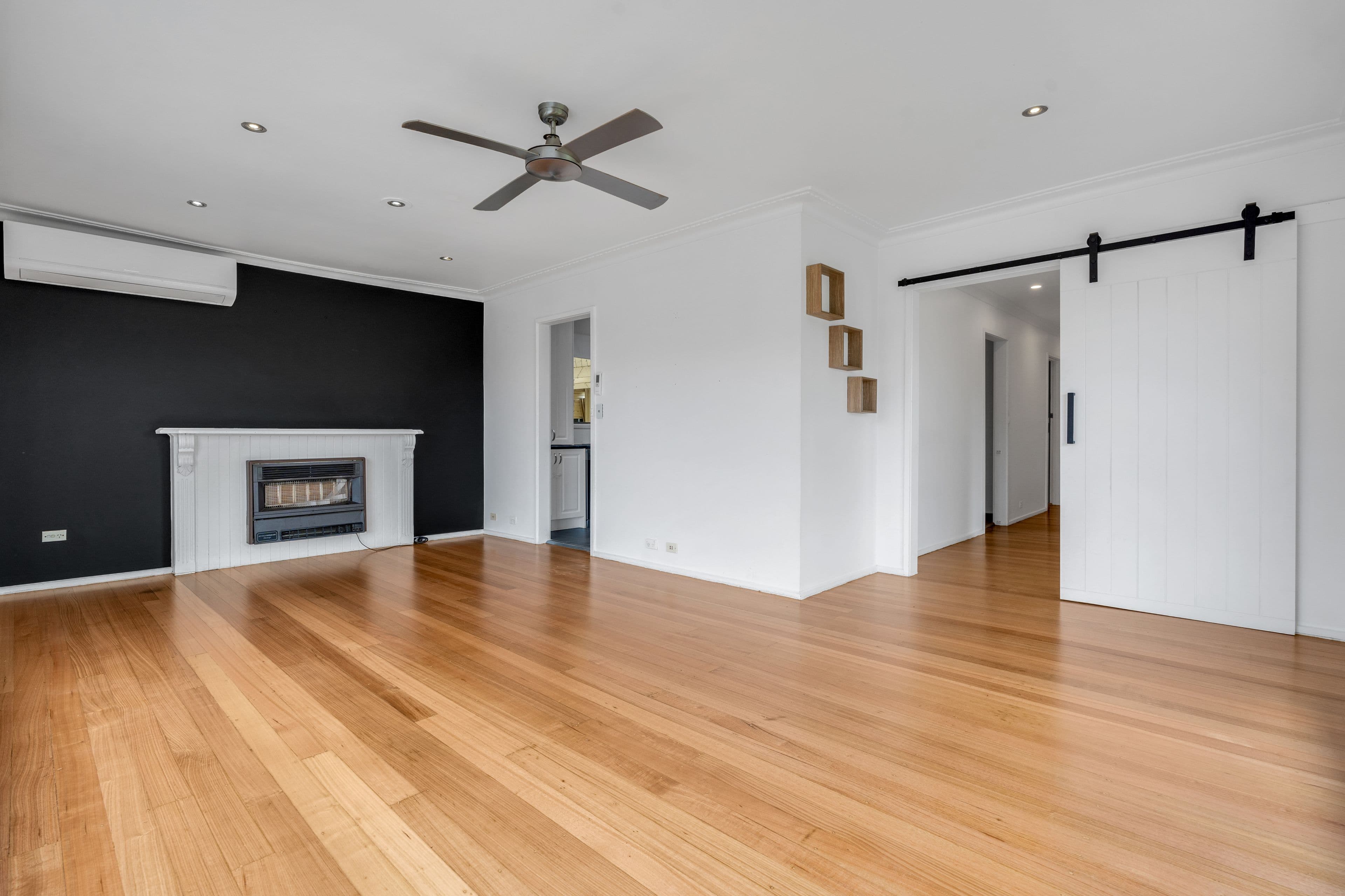 7 Aris Court, Craigieburn VIC 3064, Craigieburn - Thumbnail 2
