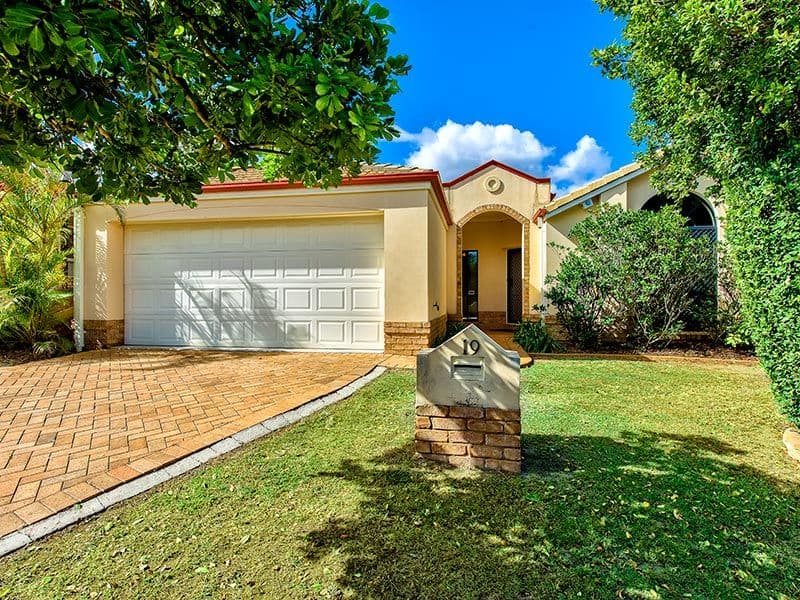 19 Clearmount Crescent, Carindale QLD 4152, Carindale - Image 1