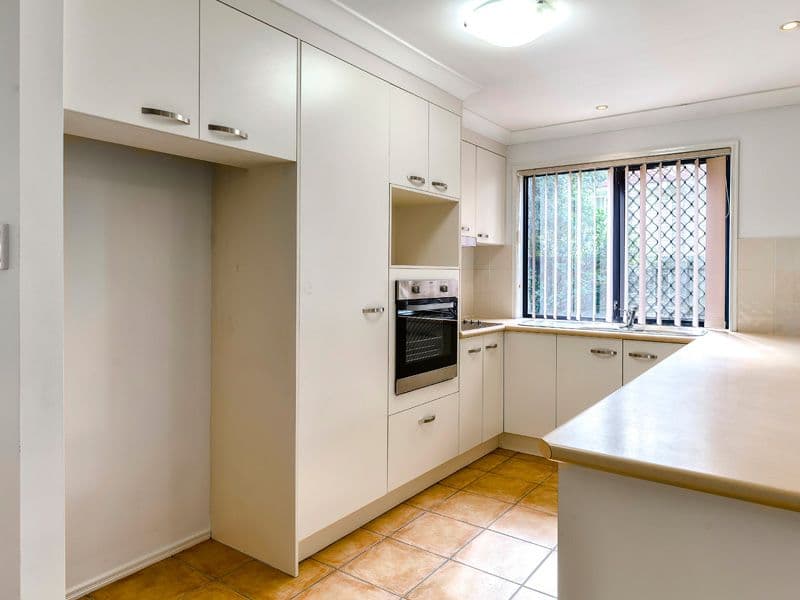 19 Clearmount Crescent, Carindale QLD 4152, Carindale - Thumbnail 2