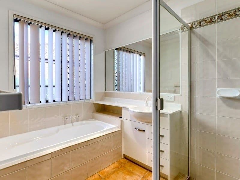 19 Clearmount Crescent, Carindale QLD 4152, Carindale - Thumbnail 4