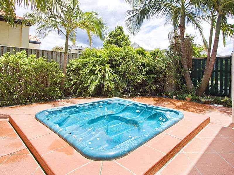 17 Tourangeau Crescent, VARSITY LAKES QLD 4227, Varsity Lakes - Thumbnail 2