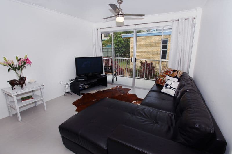  35 Burgess Street, KINGS BEACH QLD 4551, Kings Beach - Thumbnail 3