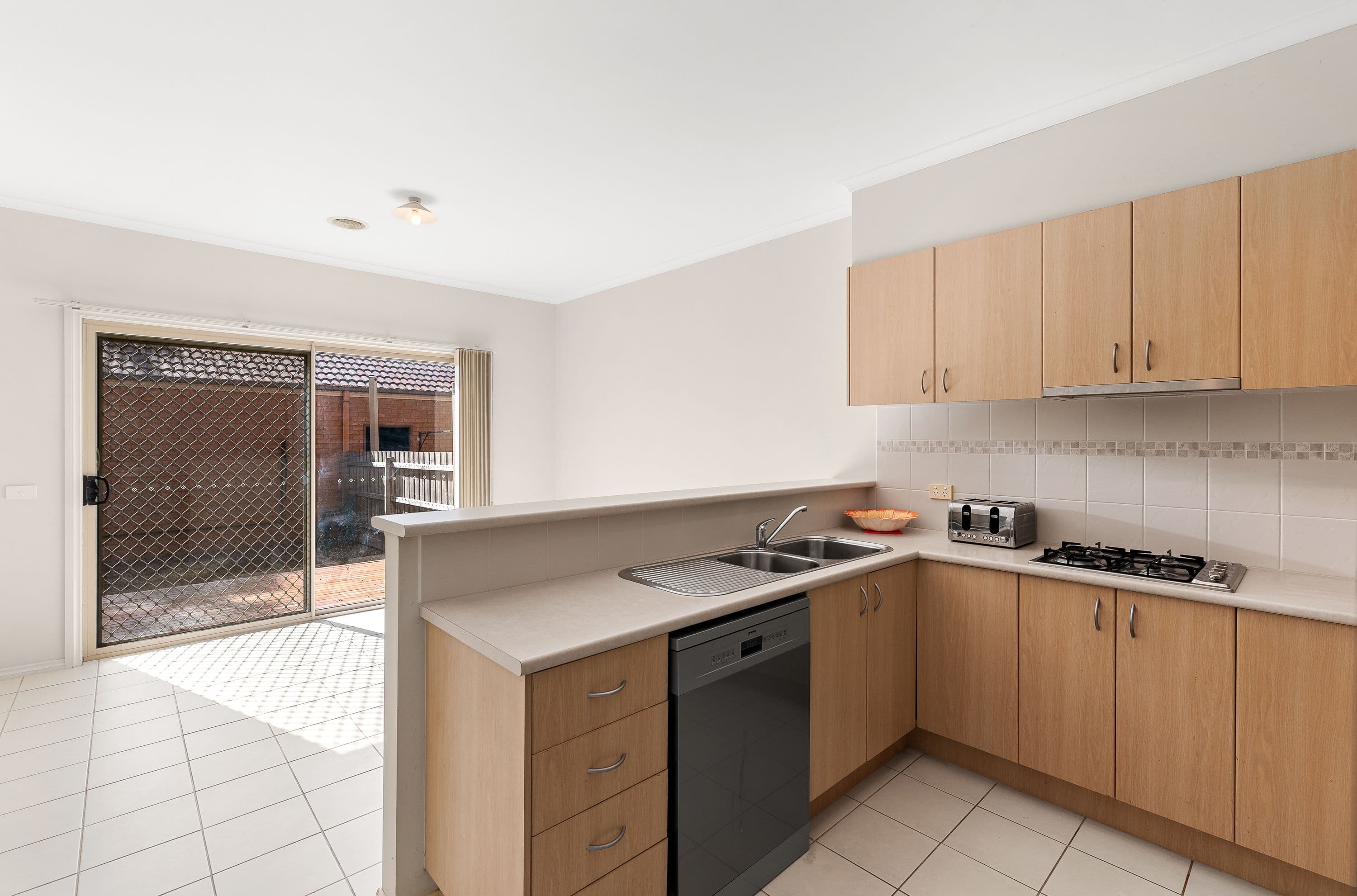 11 Lancewood Walk, South Morang VIC 3752, South Morang - Thumbnail 3