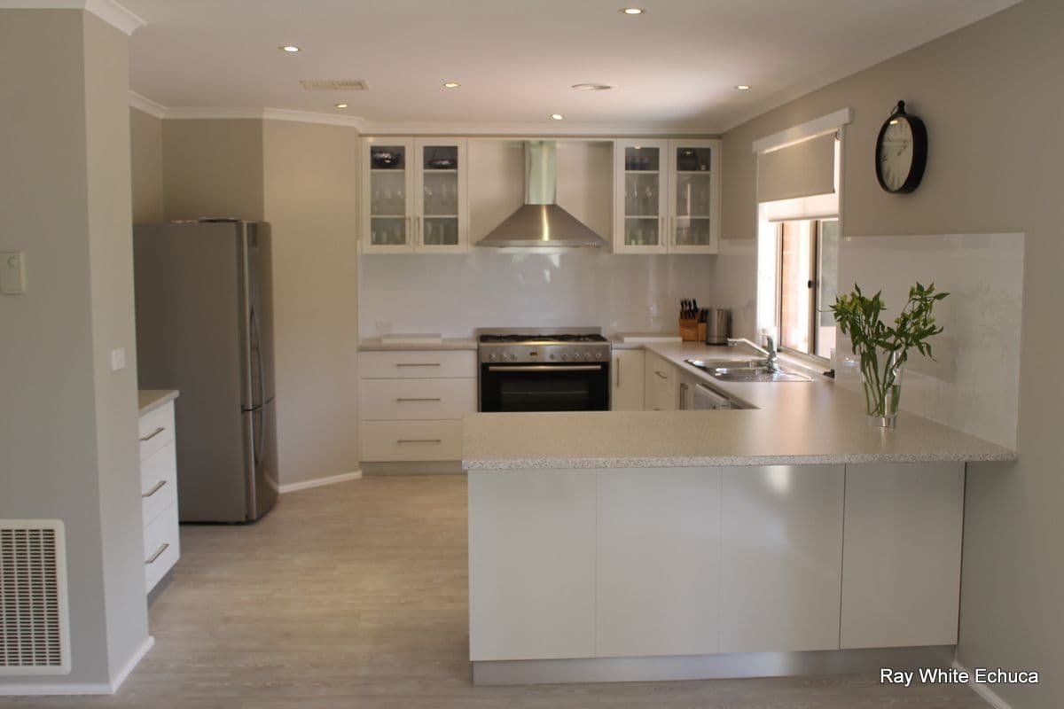 10 Schoeffel Drive, ECHUCA VIC 3564, Echuca - Image 1