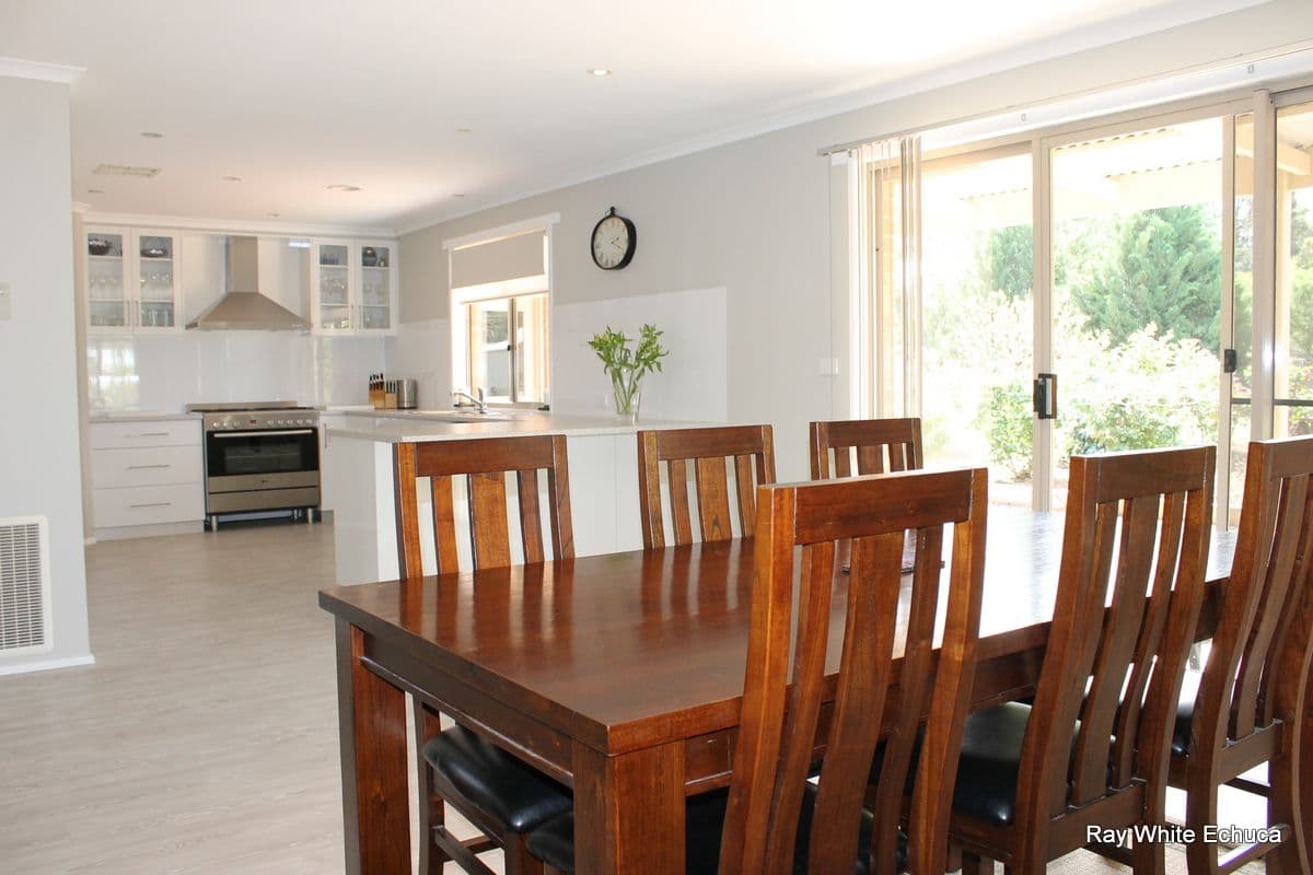 10 Schoeffel Drive, ECHUCA VIC 3564, Echuca - Thumbnail 3