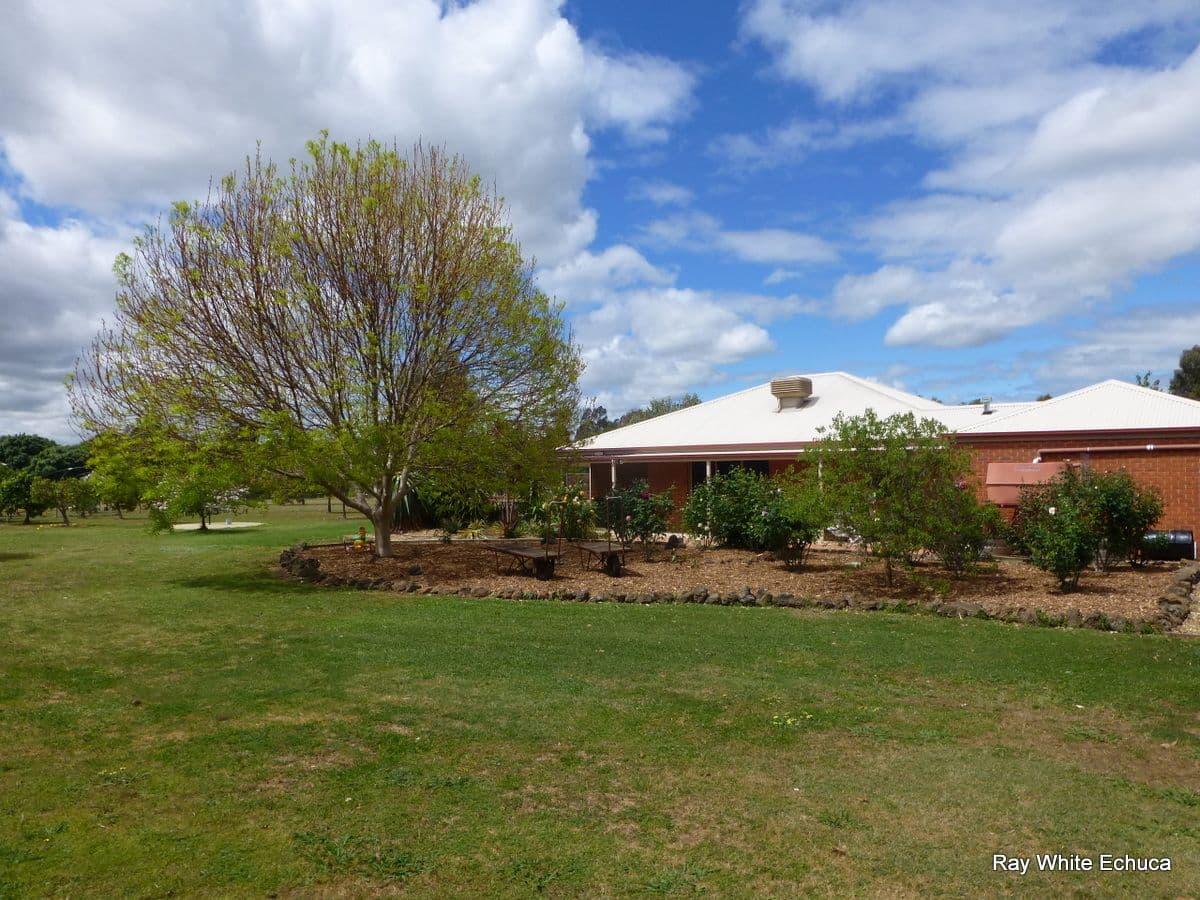 10 Schoeffel Drive, ECHUCA VIC 3564, Echuca - Thumbnail 4