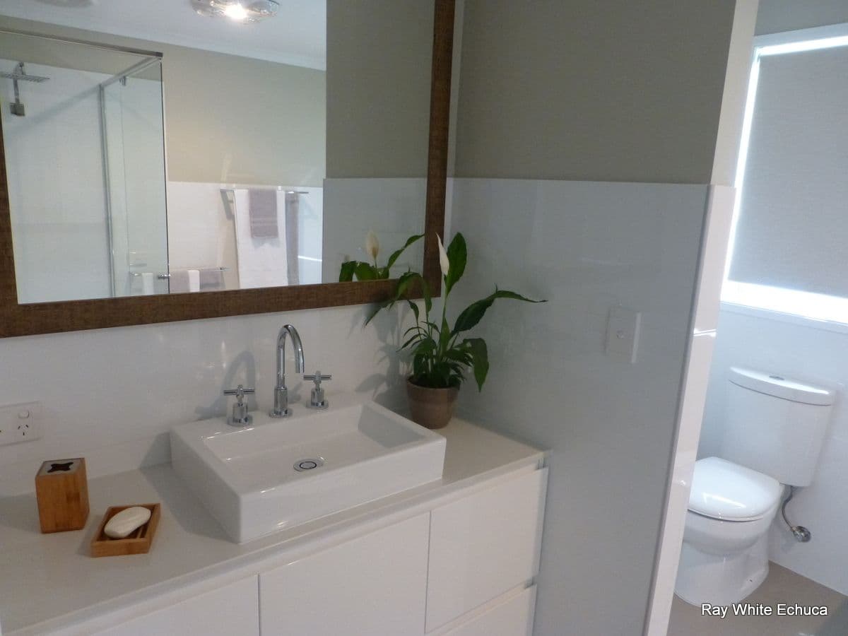 10 Schoeffel Drive, ECHUCA VIC 3564, Echuca - Thumbnail 5