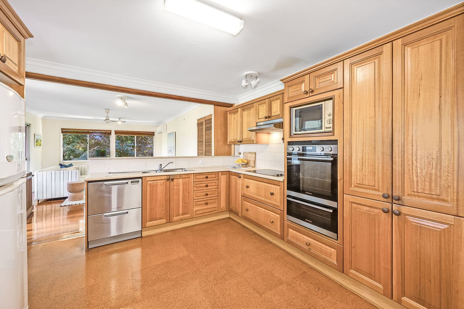 12 Euree Street, Kenmore QLD 4069, Kenmore - Thumbnail 5