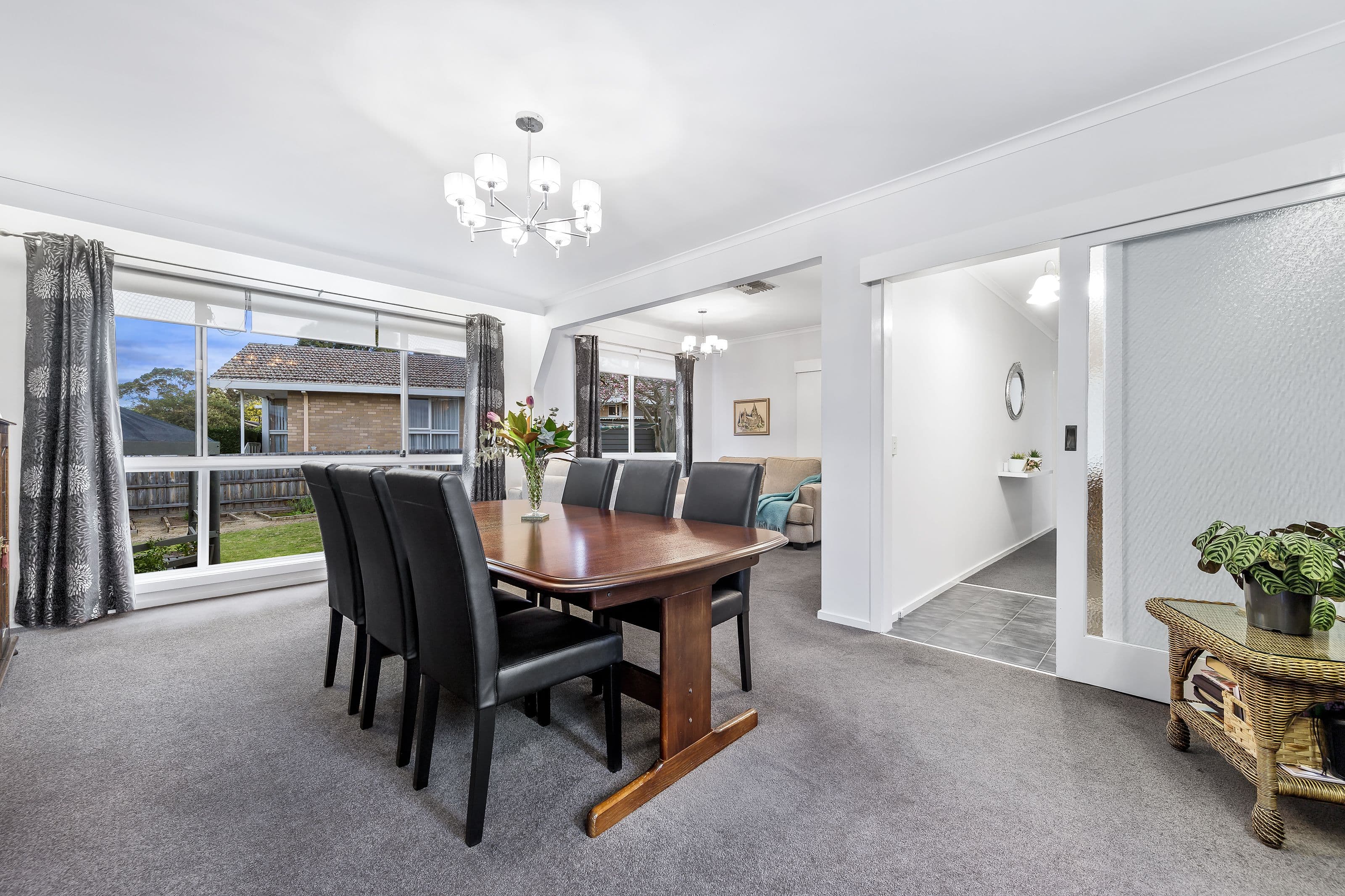 18 Snowden Drive, Glen Waverley VIC 3150, Glen Waverley - Thumbnail 2