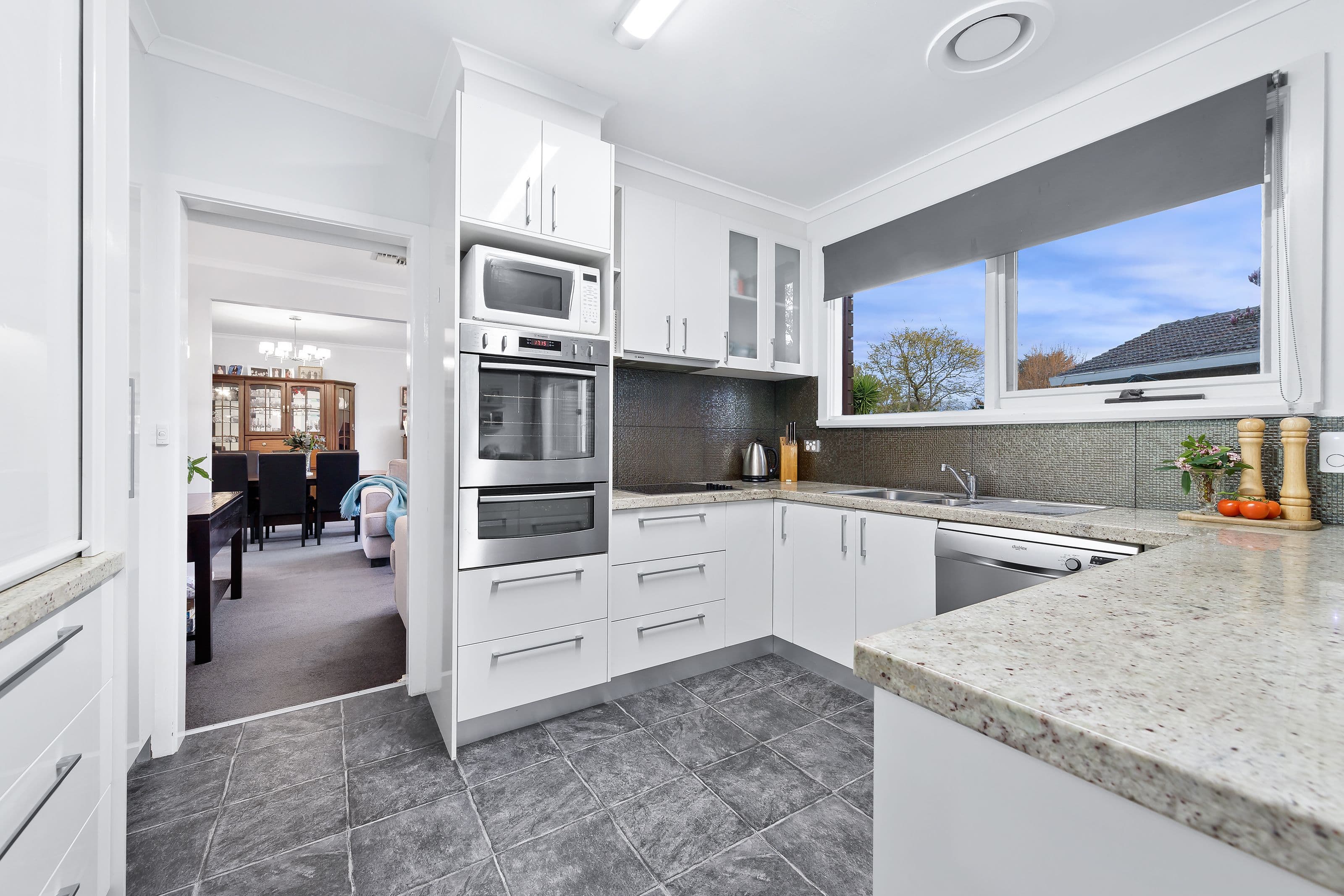 18 Snowden Drive, Glen Waverley VIC 3150, Glen Waverley - Thumbnail 5