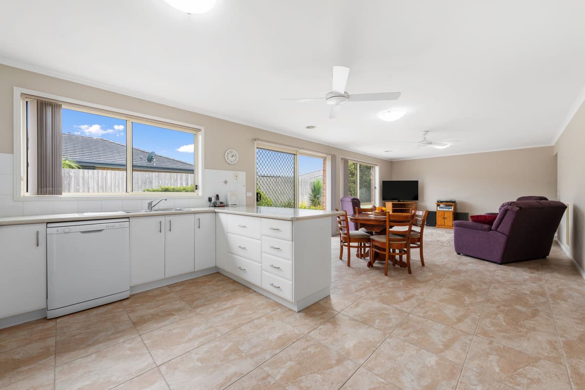 54 Dinwoodie Drive, Newborough VIC 3825, Newborough - Thumbnail 2