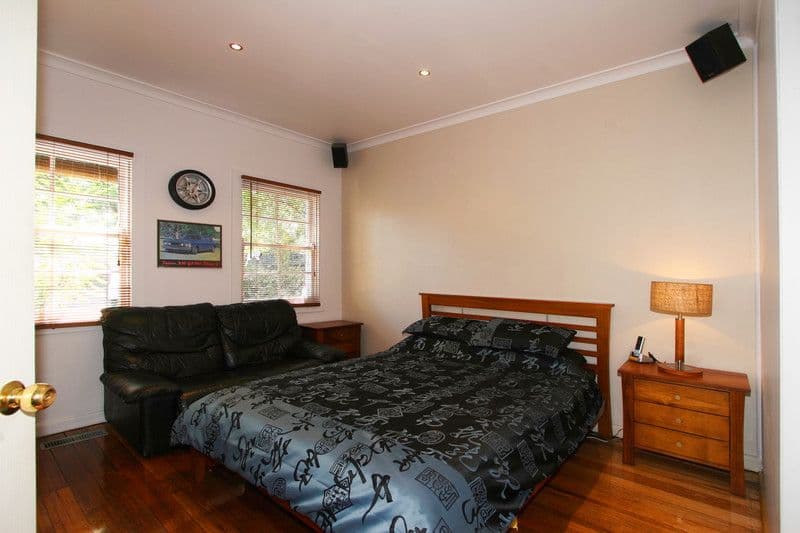 71  Evesham Road, CHELTENHAM VIC 3192, Cheltenham - Thumbnail 2