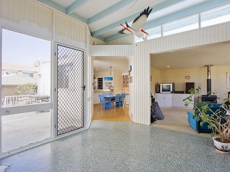 26 Seashell Avenue, MERMAID BEACH QLD 4218, Mermaid Beach - Thumbnail 5