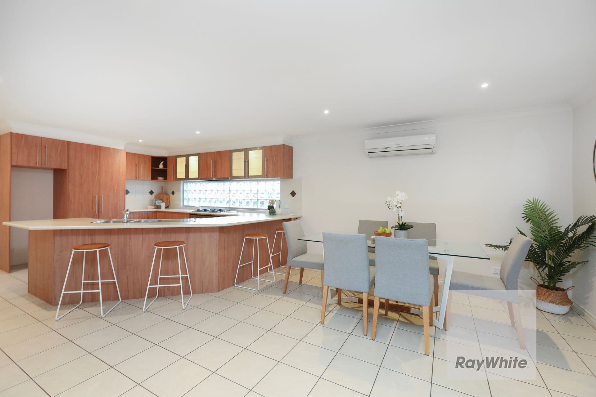 3 Chinnock Court, Craigieburn VIC 3064, Craigieburn - Thumbnail 8