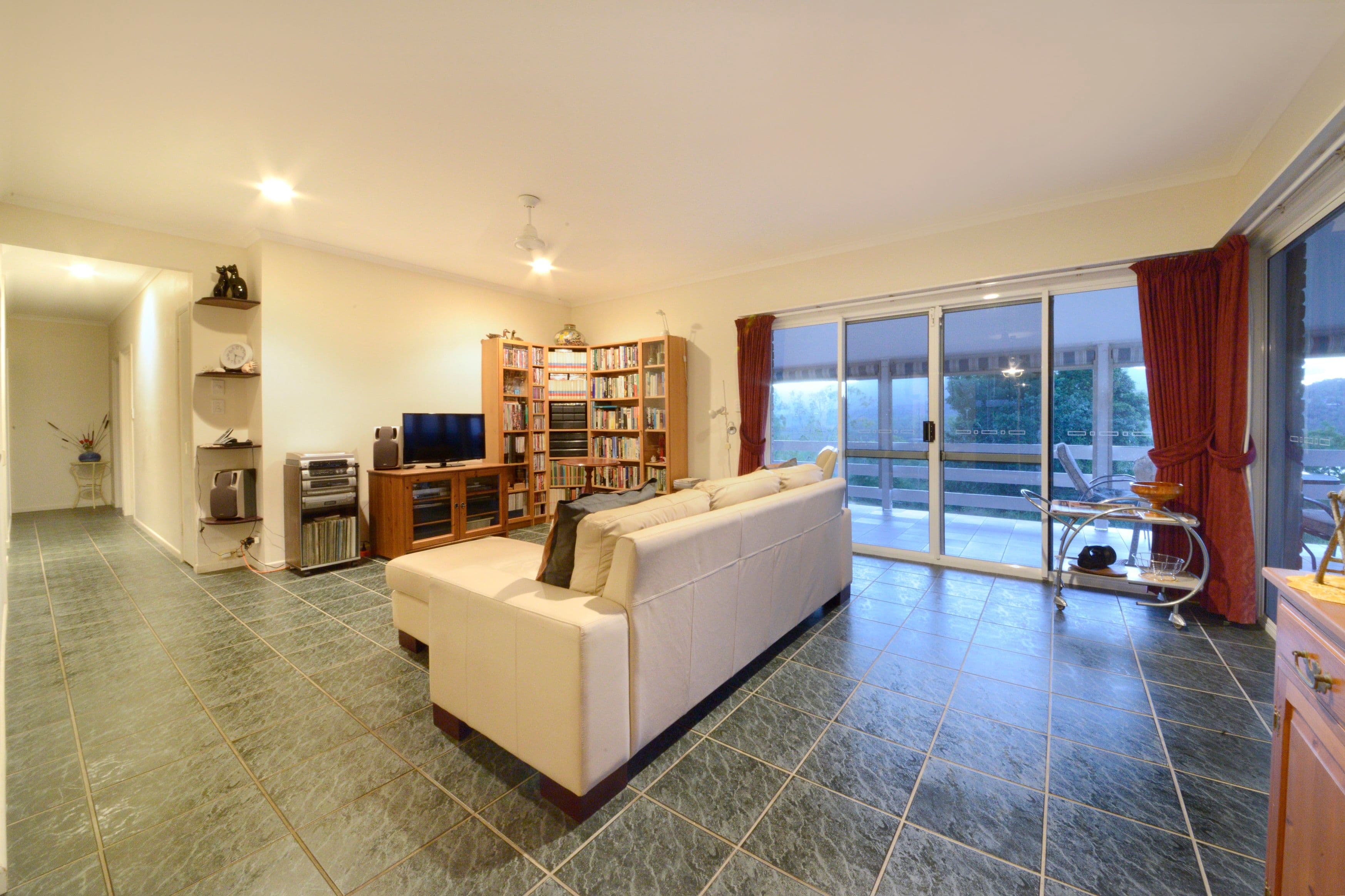 28 Macarthur Drive, Cannonvale QLD 4802, Cannonvale - Thumbnail 4