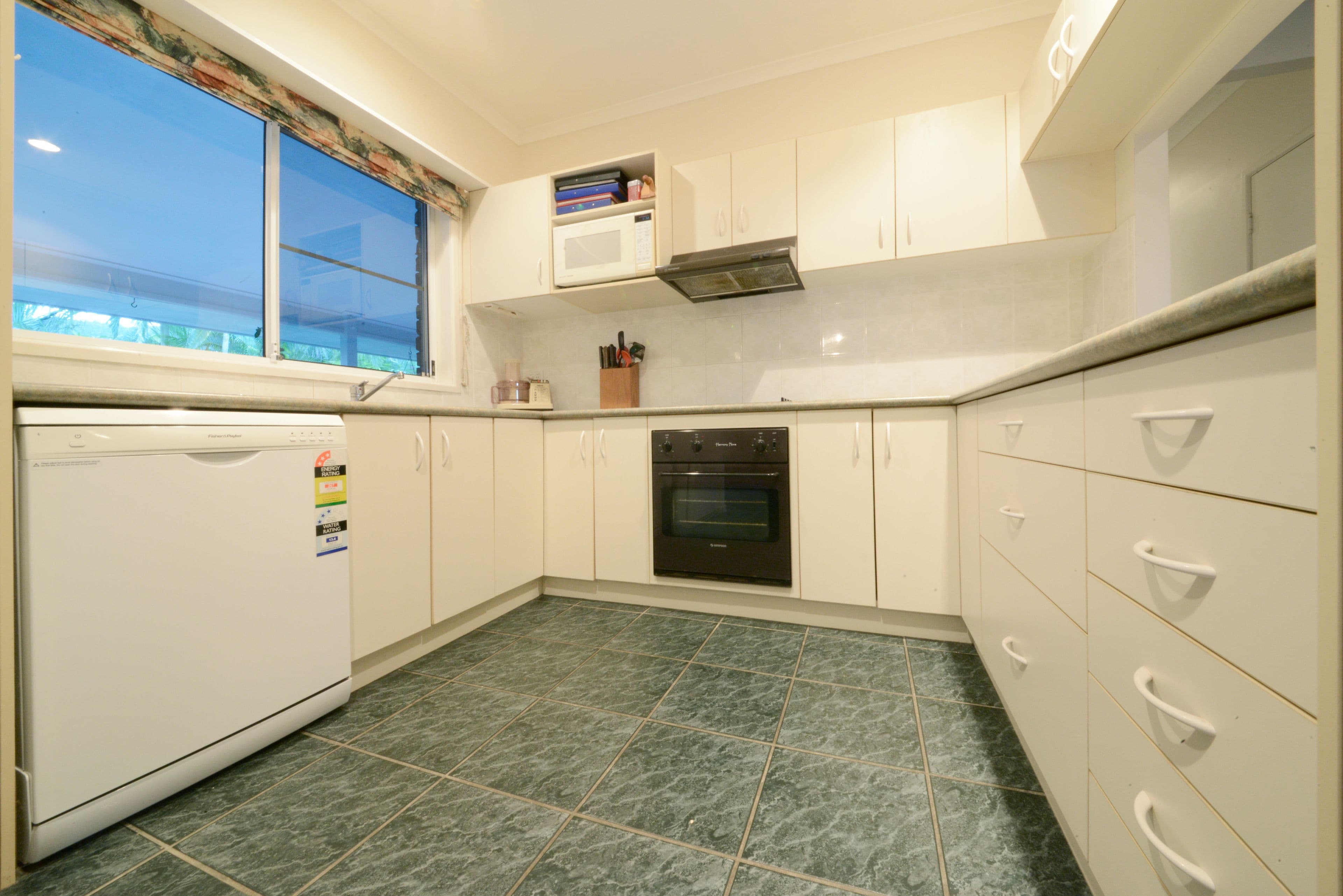 28 Macarthur Drive, Cannonvale QLD 4802, Cannonvale - Thumbnail 5