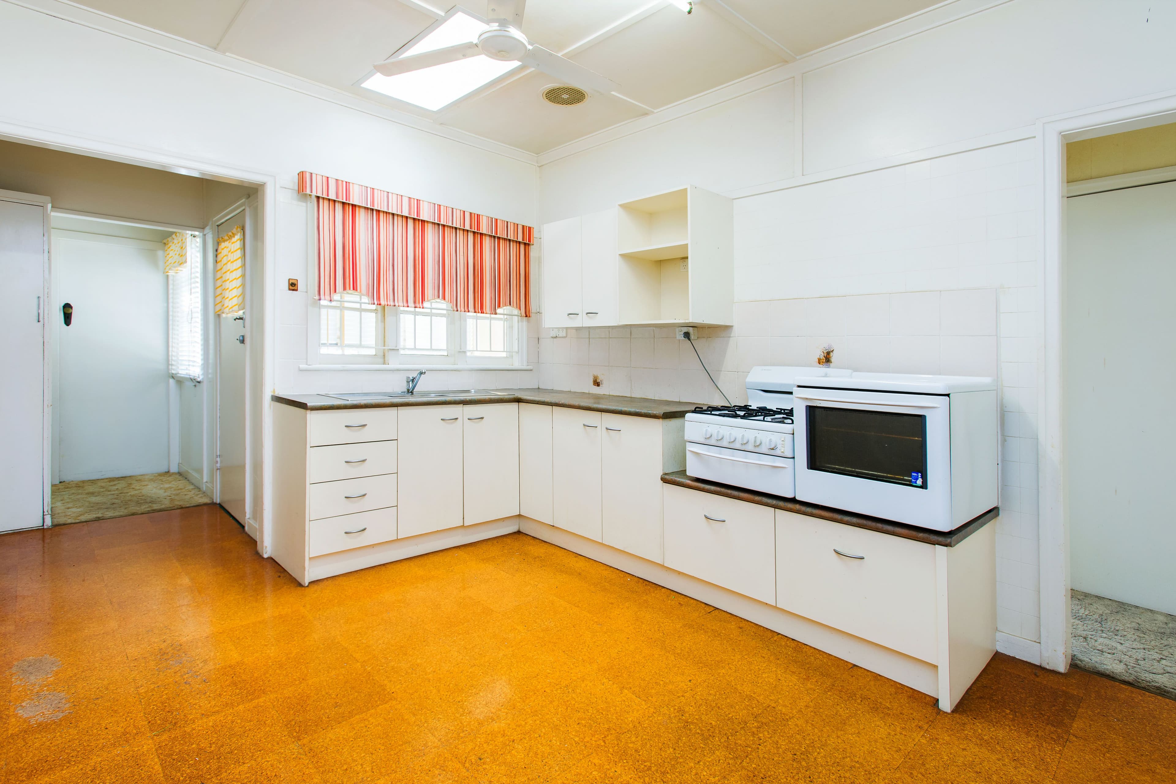 57 Stella Street, Holland Park QLD 4121, Holland Park - Thumbnail 2