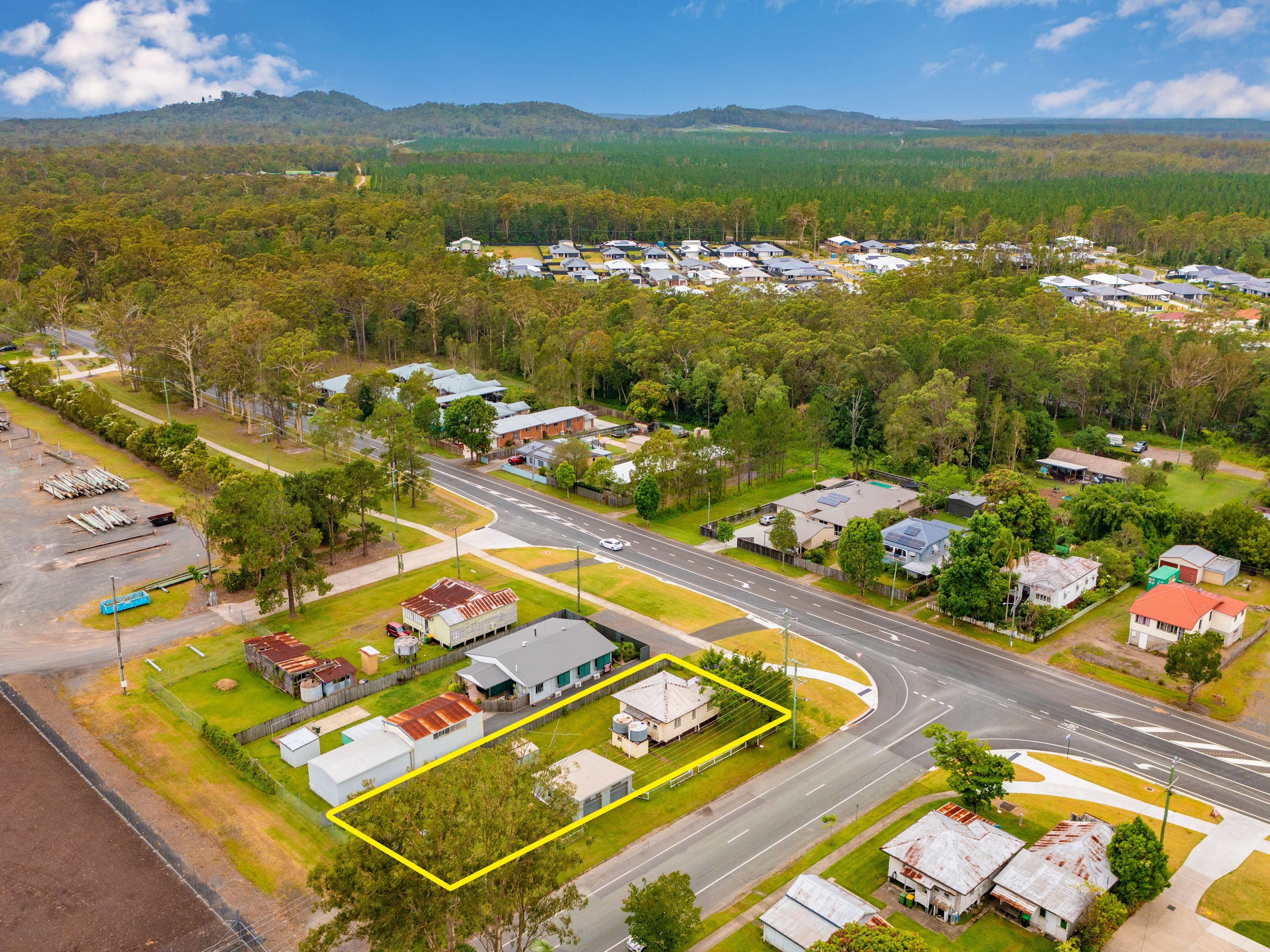 31 Caloundra Street, Landsborough QLD 4550, Landsborough - Thumbnail 2
