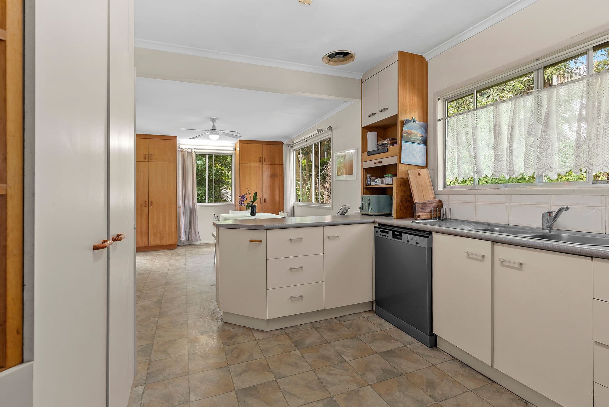 28 Reedan Street, Everton Park QLD 4053, Everton Park - Thumbnail 7
