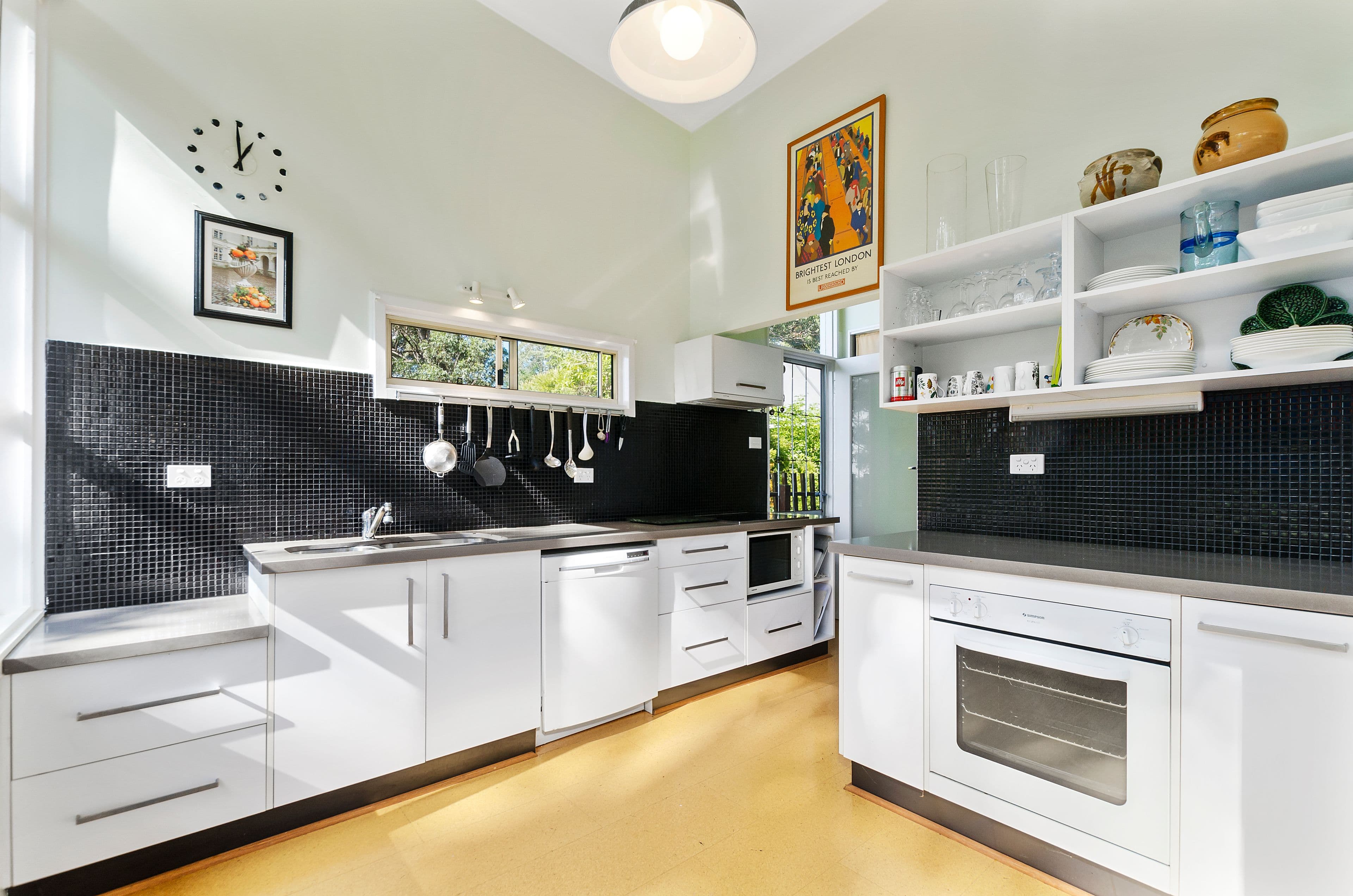 44 Railway Avenue, Austinmer - Thumbnail 2