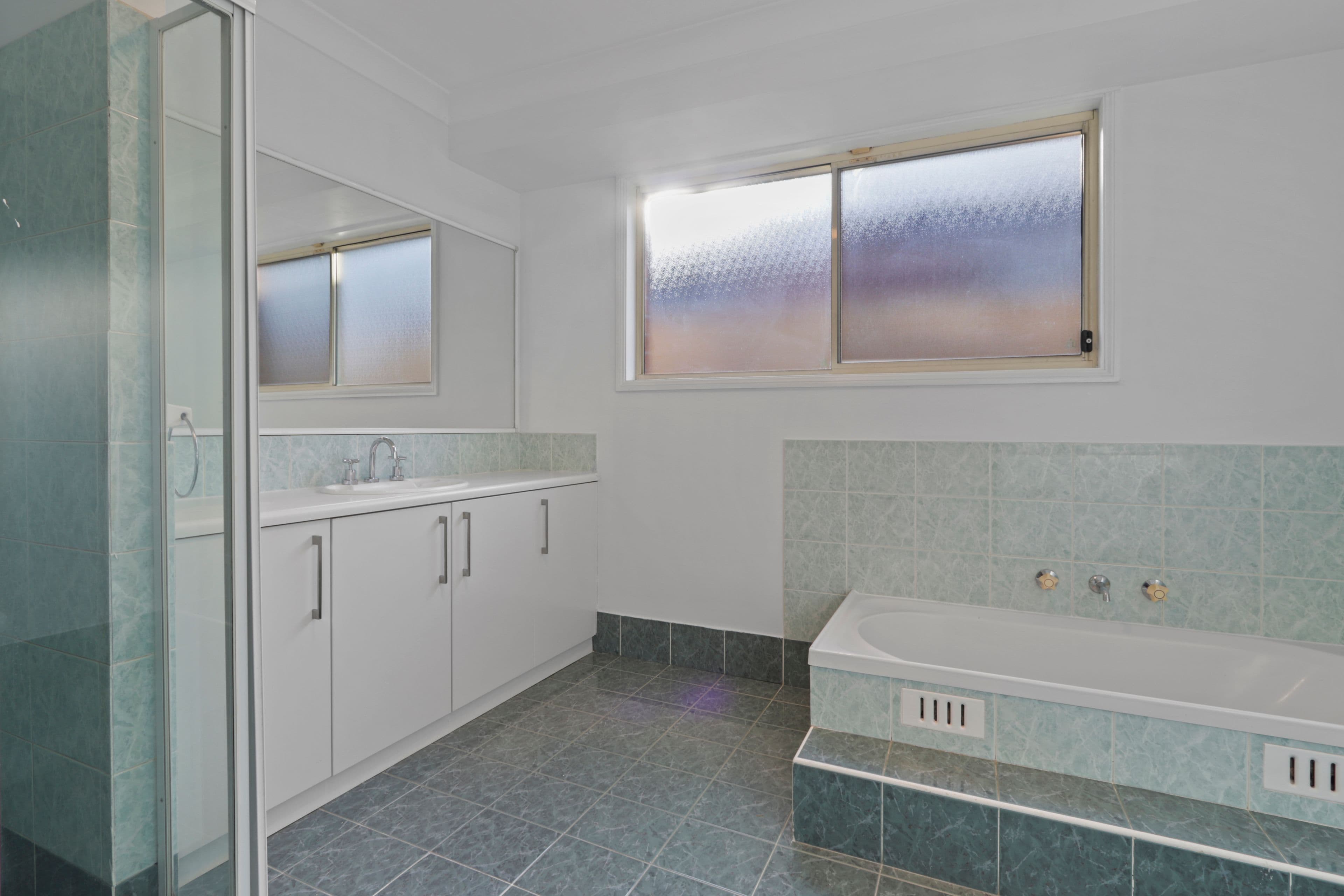 17 Port Macquarie Avenue, Hoxton Park NSW 2171, Hoxton Park - Thumbnail 7