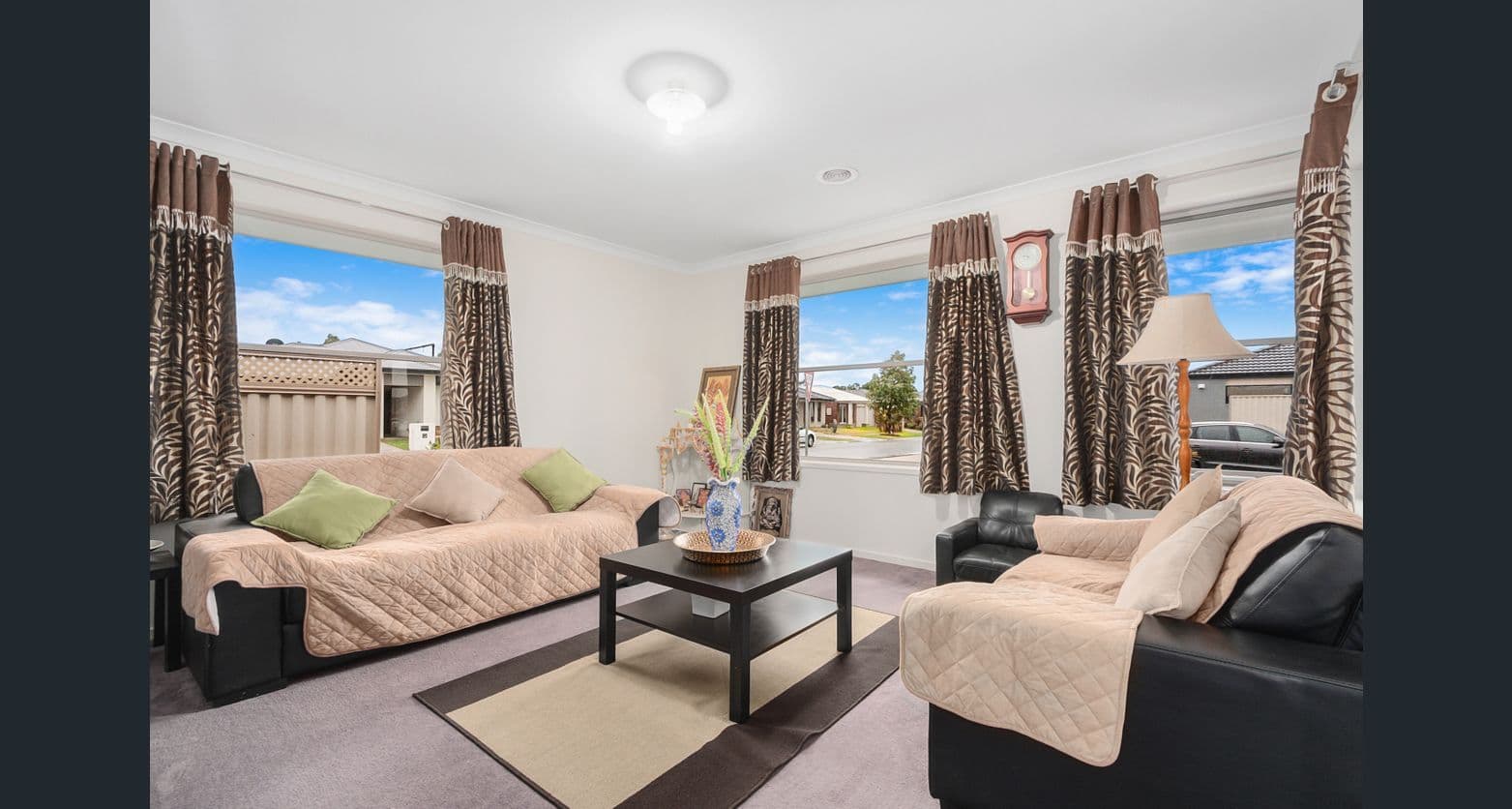 45 Warbler Street, Pakenham VIC 3810, Pakenham - Thumbnail 2