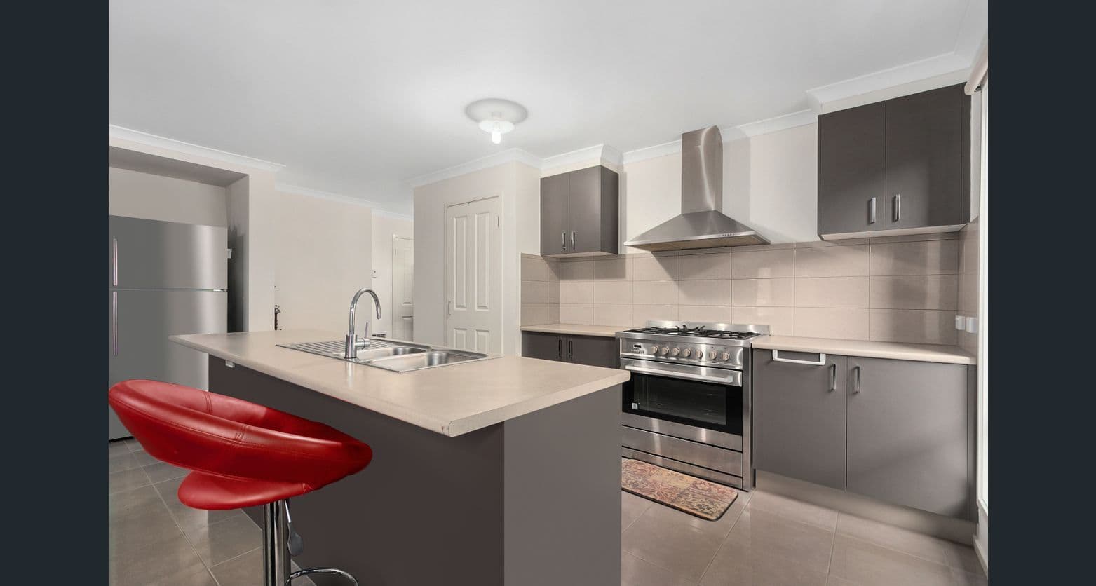 45 Warbler Street, Pakenham VIC 3810, Pakenham - Thumbnail 3
