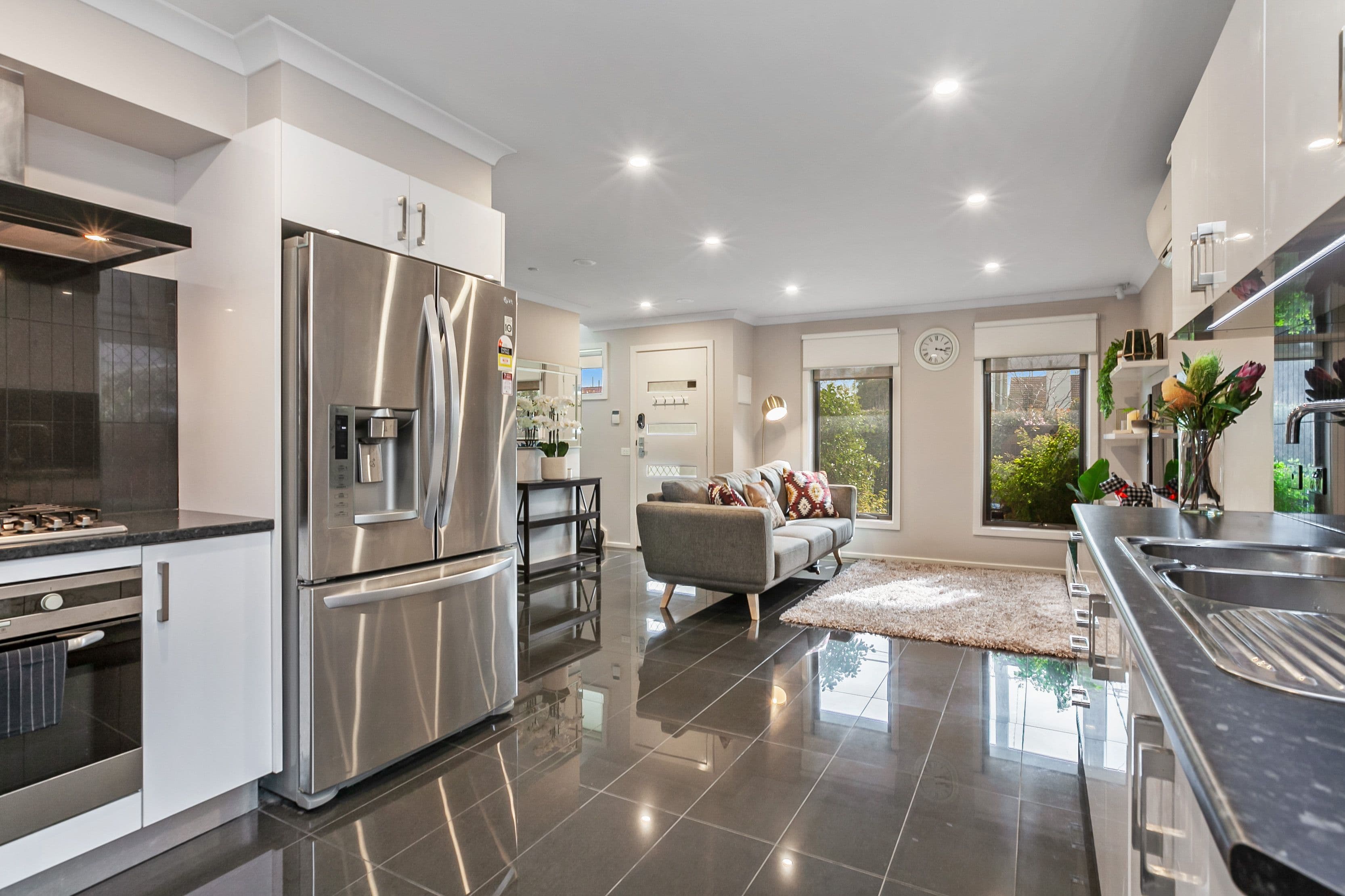 6 Eisenhower Street, Reservoir VIC 3073, Reservoir - Thumbnail 3
