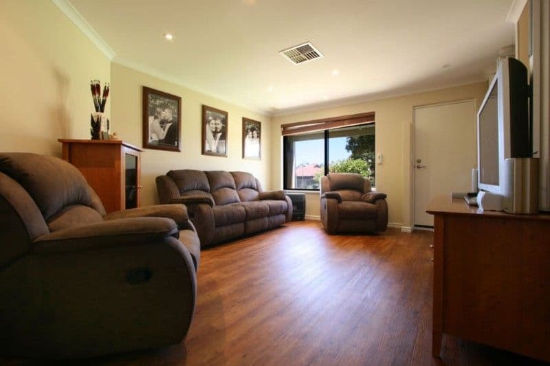 13 Myerson Crescent, MAIDA VALE WA 6057, Maida Vale - Thumbnail 3