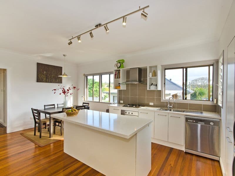 26 Newman Road, WAVELL HEIGHTS QLD 4012, Wavell Heights - Thumbnail 3