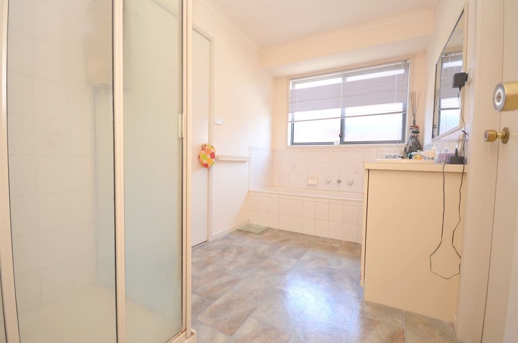 2 Florida Court, DELACOMBE VIC 3356, Delacombe - Thumbnail 8
