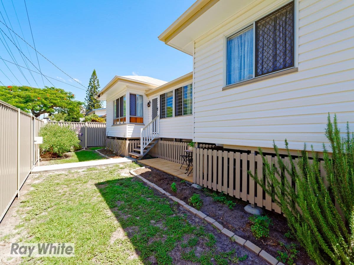 13 Scarborough Road, Redcliffe QLD 4020, Redcliffe - Thumbnail 4