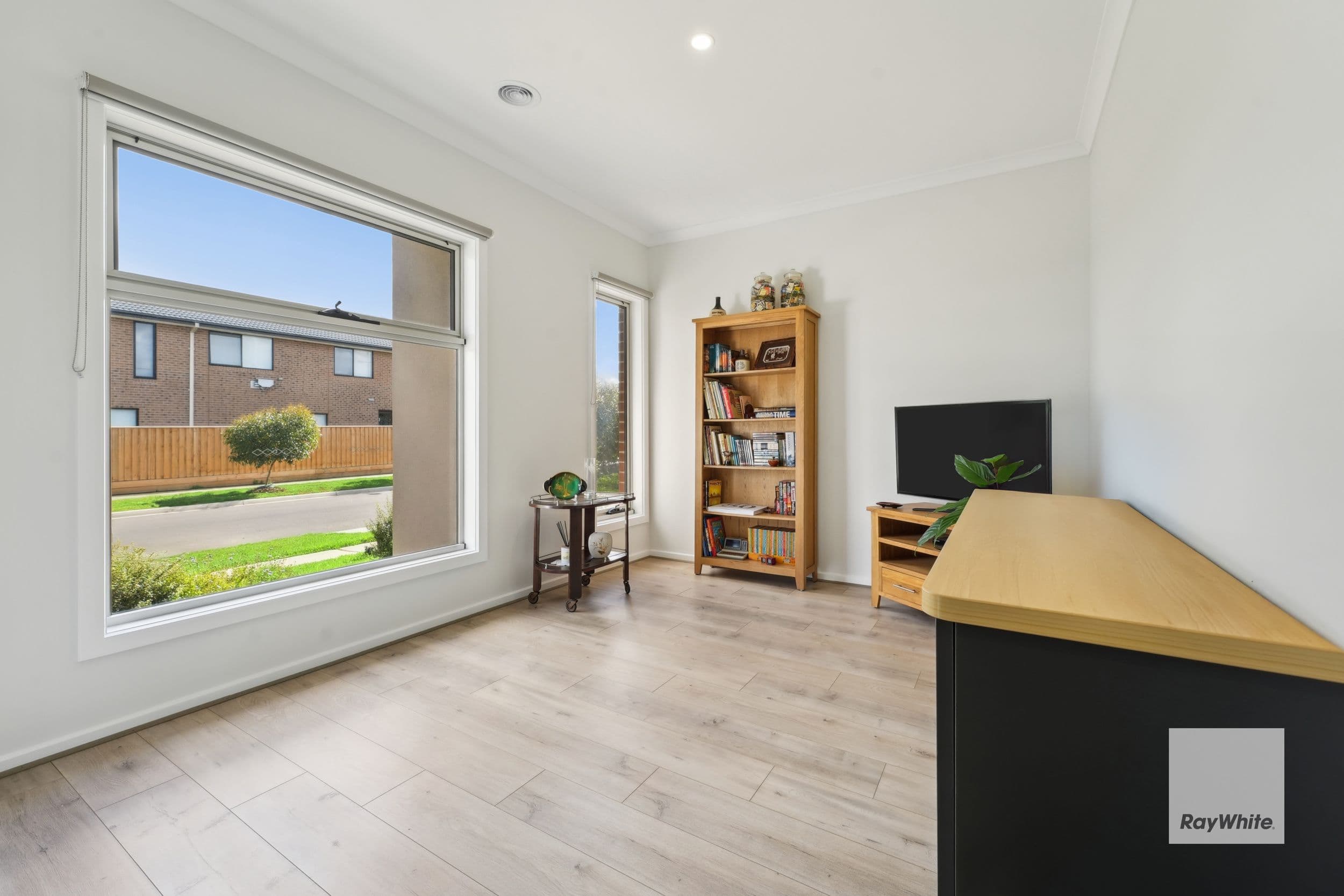 5 Stevenage Way, Werribee VIC 3030, Werribee - Thumbnail 3
